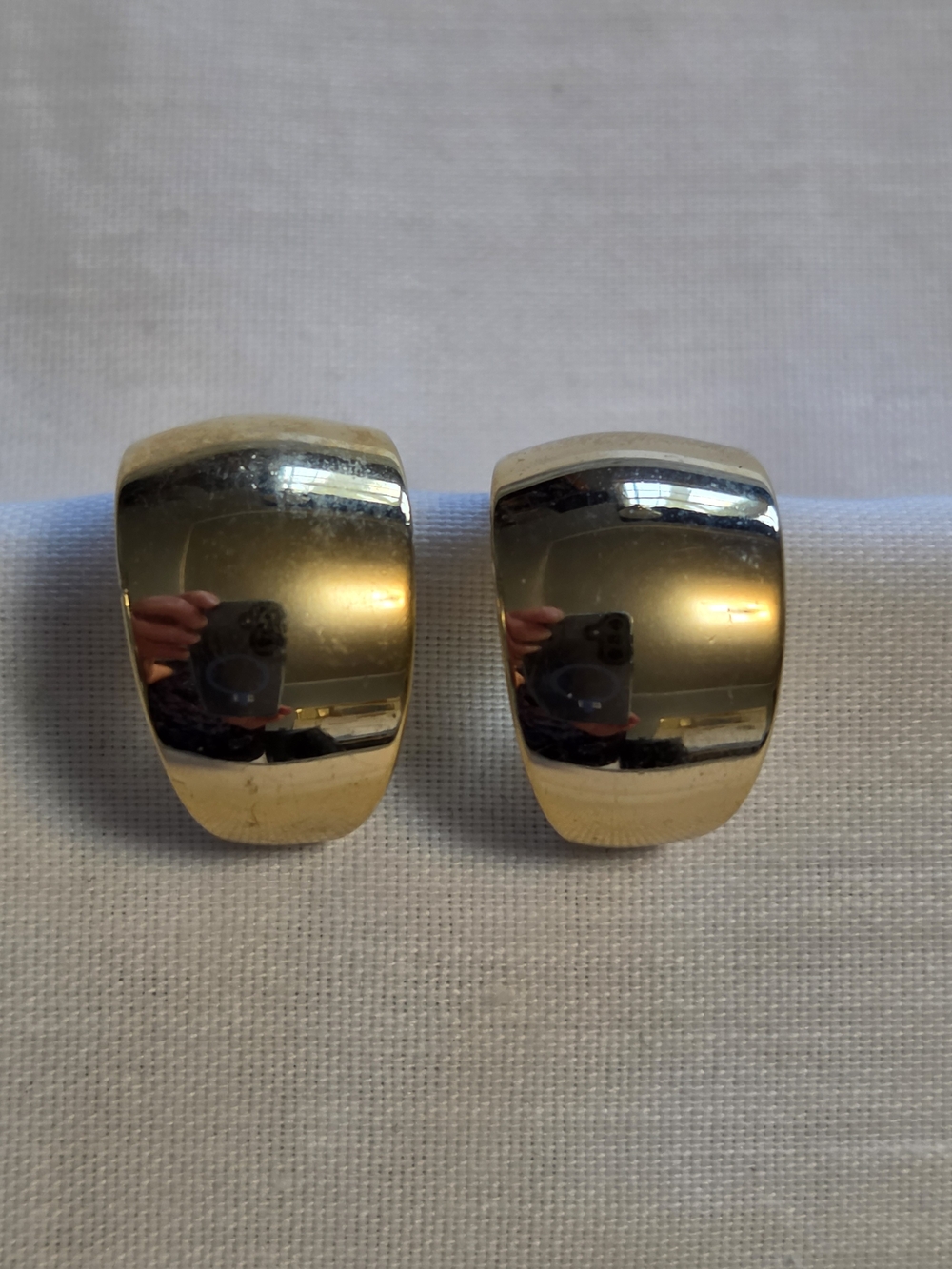 Vtg Napier Gold-Tone Wide Dome Clip Screw-Back 1/2" Earrings